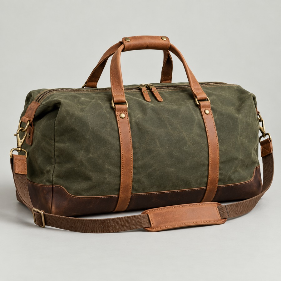 Weekender Duffel in waxed canvas with leather trim